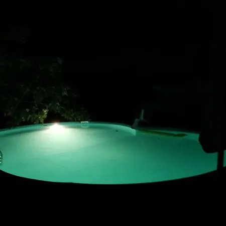 Di Charme Con Piscina E Jacuzzi Tra Roma E Viterbo Bed & Breakfast 3*